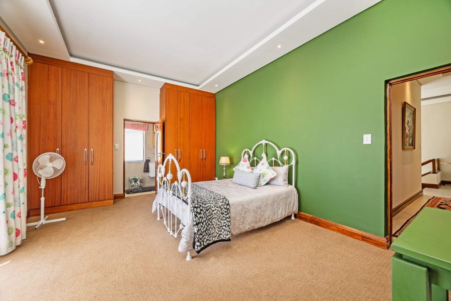 8 Bedroom Property for Sale in Baronetcy Estate Western Cape